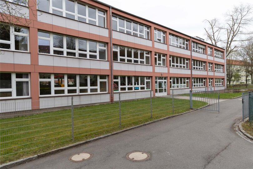 Am Ostersonntag gegen 21 Uhr waren Einbrecher in die Grundschule „Clemens Winkler“ in Freiberg eingedrungen.