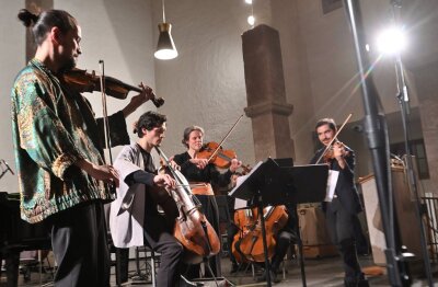 32. Mozartfest in Chemnitz eröffnet: Preisgekröntes Paranormal String Quartett bedankt sich mit Uraufführung zum Eröffnungskonzert - 