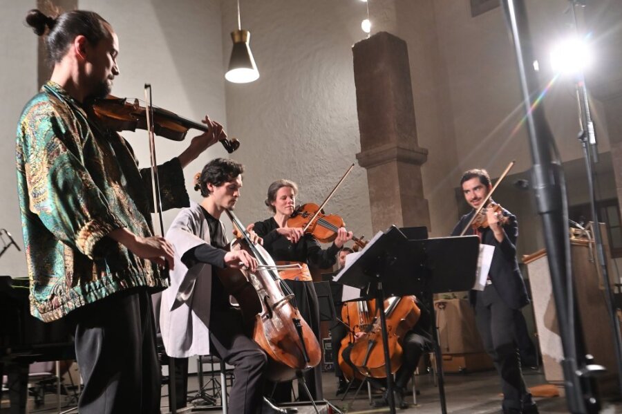 32. Mozartfest in Chemnitz eröffnet: Preisgekröntes Paranormal String Quartett bedankt sich mit Uraufführung zum Eröffnungskonzert - 