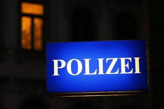 36-Jähriger bei Auseinandersetzung an Tankstelle verletzt - Bei einer Auseinandersetzung an einer Tankstelle an der Chemnitzer Straße in Annaberg ist am Samstagabend ein 36-Jähriger verletzt worden.