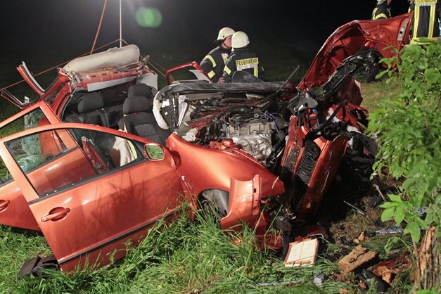 37-Jährige bei Unfall in Großrückerswalde schwer verletzt - 