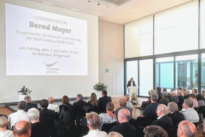 Oberbürgermeisterin Constance Arndt hielt die Ansprache auf der Gedenkfeier für Bernd Meyer im Bürgersaal des Zwickauer Rathauses.