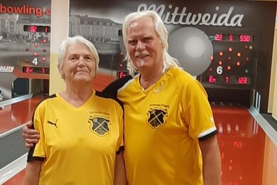 Zwei starke 5. Plätze gab es für diese beiden Senioren-Kegler des ESV Zschorlau: Wolfgang Beyer und Elke Gerisch.