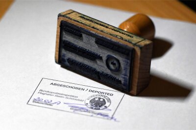 Die Abschiebung einer albanischen Familie aus Mittweida Mitte September wird vom Anwalt der Familie und dem sächsischen Flüchtlingsrat in Frage gestellt. (Symbolbild)