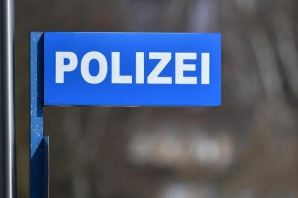 38-Jähriger verletzt Jugendlichen leicht - Ein 15-jähriger Libanese ist am Samstagnachmittag in Annaberg-Buchholz von einem 38 Jahre alten Deutschen leicht verletzt worden.