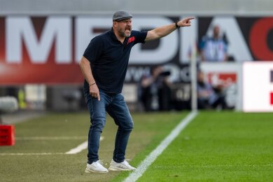 HSV-Trainer Steffen Baumgart will sein Team in der kommenden Saison zurück in die Bundesliga führen.