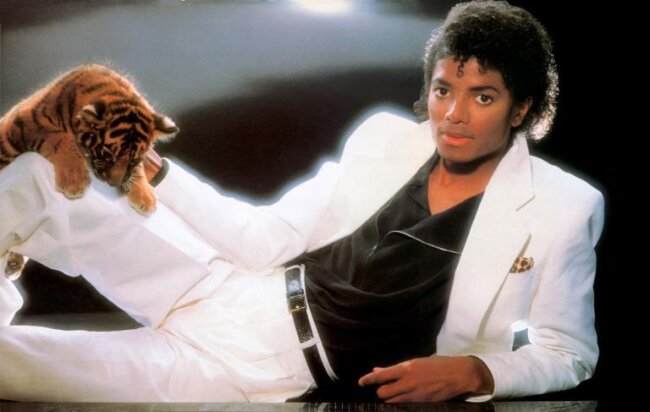40 Jahre "Thriller" von Michael Jackson: Meisterpop aus dem Schatten - Trügerischer Weichzeichner: Michael Jackson Ende 1982 auf dem Innencover seines Mega-Albums "Thriller". 