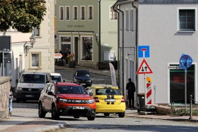 Die Eibenstocker Straße ist auf diesem Stück in der Schwarzenberger Altstadt derzeit in beide Richtungen befahrbar.