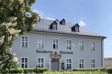 Im Neuberin-Museum Reichenbach öffnet am Dienstag die Ausstellung „Ton-Theater“.