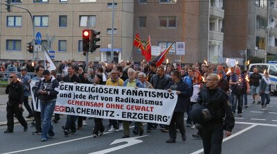 400 Demonstranten bei Pegida in Chemnitz - 