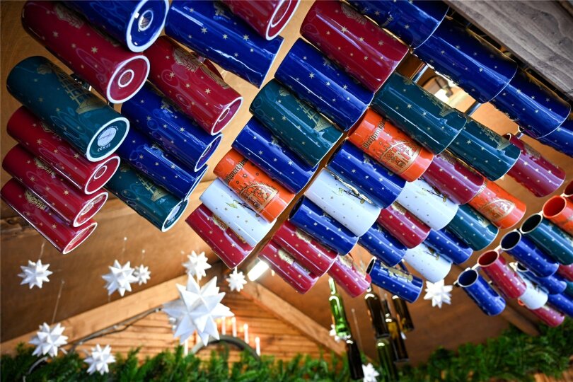 Die Glühweintassen des Chemnitzer Weihnachtsmarktes sind geeicht und müssen preisunabhängig gleich gefüllt sein.