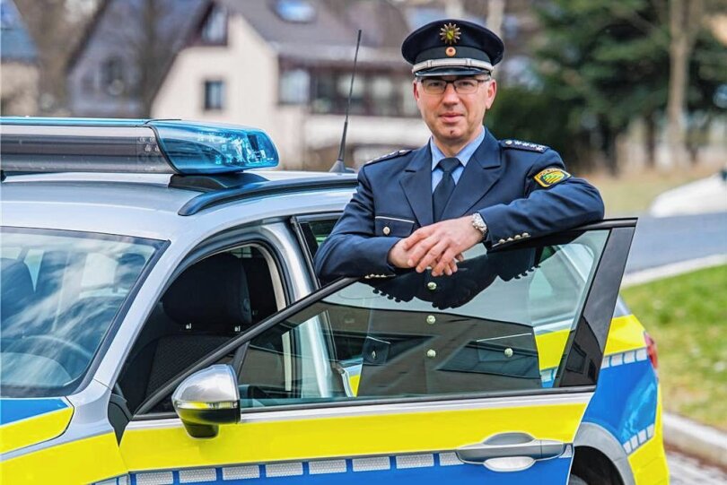 Der Erste Polizeihauptkommissar André Regner wird ab dem 1. April neuer Revierleiter des Polizeireviers Aue. Seit 2015 leitete der 53-Jährige das Stollberger Revier. 
