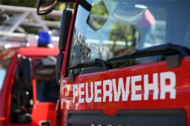 Die Feuerwehr musste in Freiberg ein brennendes Fahrzeug löschen.