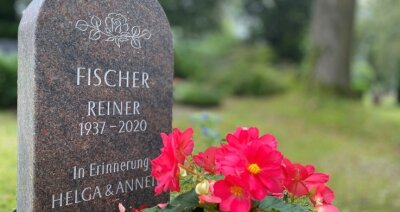 Falsches Datum: Reiner Fischer wurde nicht 1937, sondern 1938 geboren. Der Fehler auf dem Grabstein hat zu Verwirrung geführt.