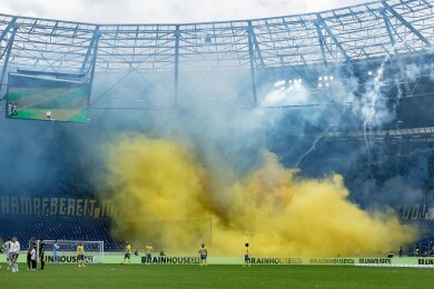 Fans von Braunschweig verursachten mit Pyrotechnik Schäden in sechststelliger Höhe:
