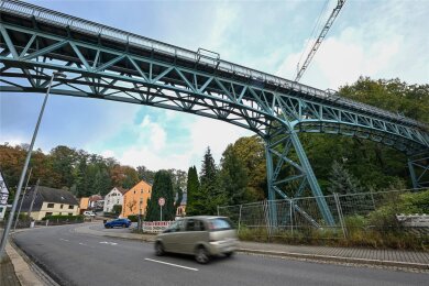 Das Viadukt in Chemnitz-Rabenstein ist seit seiner Sanierung auch für Radfahrer freigegeben. Die Anbindung könnte besser sein, meinen Kommunalpolitiker.