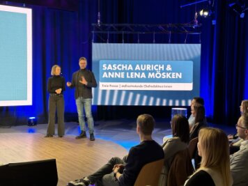 Anne Lena Mösken und Sascha Aurich haben am Montagmorgen über die Herausforderungen eines Medienunternehmens durch die Digitalisierung gesprochen. 