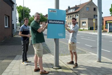Überall in Deutschland hängen Wahlkampfhelfer jetzt Wahlplakate zur Europawahl auf. In Sachsen finden zusätzlich Kommunalwahlen statt. Einige Helfer werden auch Opfer verbaler oder körperlicher Gewalt.