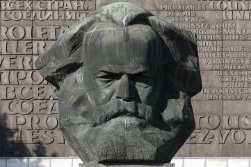 50 Jahre Nischel: Party im Oktober - Vor 50 Jahren eingeweiht: das Marx-Monument. 