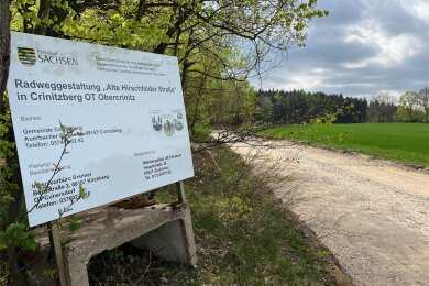 Bis zum Juni soll der 1,2 Kilometer lange neue Radweg zwischen Obercrinitz und Lauterholz fertig sein.