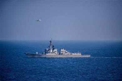 Der Lenkwaffenzerstörer „USS Mason“ im Golf von Aden.