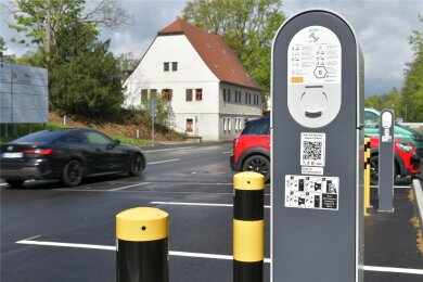 An der Beethovenstraße, gegenüber dem Amtsgericht in Freiberg, können nun E-Autos geladen werden.