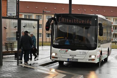 Unbefristeter Streik: Die Busse von Regiobus - hier am Mittweidaer Bahnhof - werden ab Samstag voraussichtlich nur sehr eingeschänkt fahren.