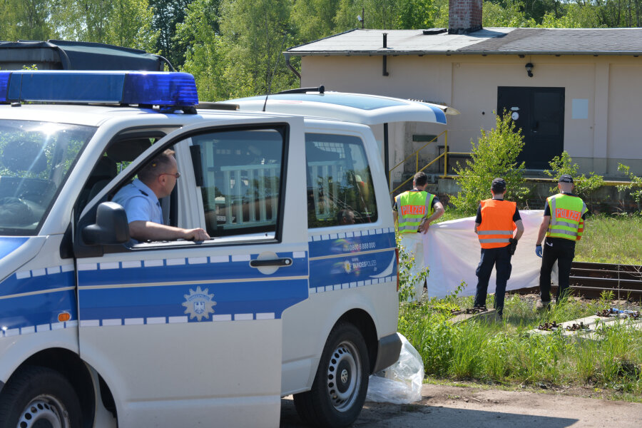 55-Jähriger stirbt bei Unglück am Freiberger Bahnhof - Die Bundespolizei Chemnitz hat Informationen der "Freien Presse" bestätigt, dass bei dem Unglück heute Morgen am Freiberger Bahnhof ein Mann tödlich verletzt wurde.