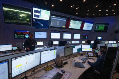 Seit Wochen trainieren Esa-Mitarbeiter im Kontrollzentrum in Darmstadt für den Start des Erdbeobachtungssatelliten "Earthcare".