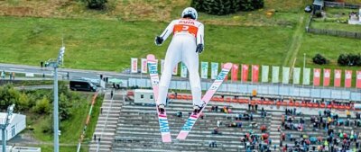 60 Athleten aus 13 Ländern zu Gast - Am Wochenende 23./24. September fliegen in der Klingenthaler Vogtland Arena die Skispringer beim Continental Cup ins Tal. Zwei Wochen später steigt an gleicher Stelle das Finale des Sommer Grand Prix.