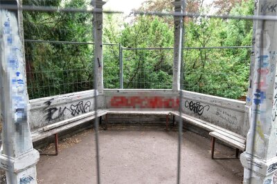 Der Pavillon im Albertpark in Freiberg ist gesperrt, nachdem er mehrere Male beschädigt worden war.