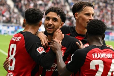 Eintracht Frankfurt würde bei einem BVB-Sieg gegen Real in die Champions League einziehen.