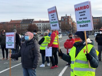 600 Menschen demonstrieren in Zwickau für Erhalt des Haribo-Werkes - 