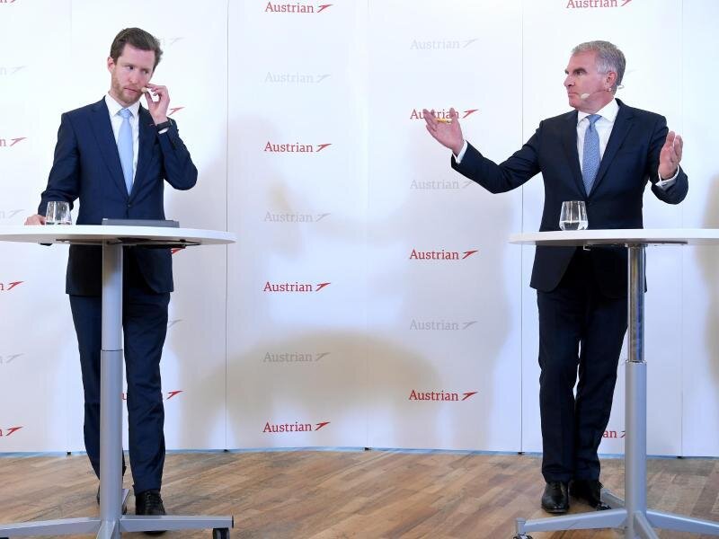 600-Millionen-Rettungspaket für Lufthansa-Tochter AUA -  
          Lufthansa-Chef Carsten Spohr (r) und AUA-Vorstand Alexis von Hoensbroech.