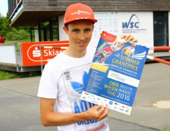 6000 Kilometer bis zum fünften Streich - Eric Frenzel freut sich auf den Auftakt des Sommer Grand Prix in Oberwiesenthal. "Es ist einer der wenigen Wettkämpfe in der Heimat. Ausnahmsweise müssen Freunde und Familie nicht mit in der Welt herumgurken", sagt der 27-jährige Wirtschaftswissenschaftsstudent.