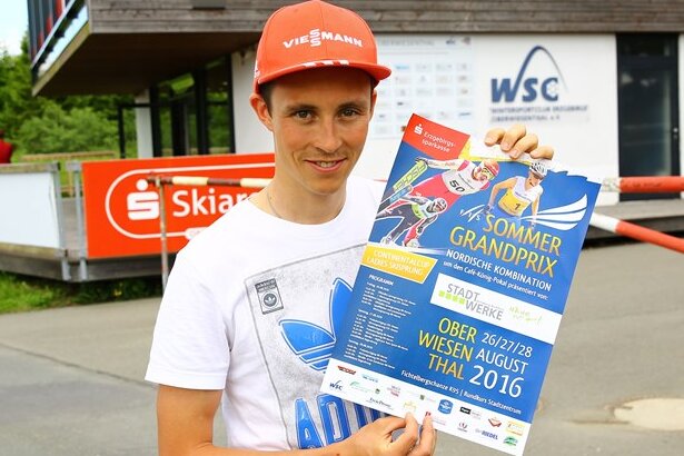 6000 Kilometer bis zum fünften Streich - Eric Frenzel freut sich auf den Auftakt des Sommer Grand Prix in Oberwiesenthal. "Es ist einer der wenigen Wettkämpfe in der Heimat. Ausnahmsweise müssen Freunde und Familie nicht mit in der Welt herumgurken", sagt der 27-jährige Wirtschaftswissenschaftsstudent.