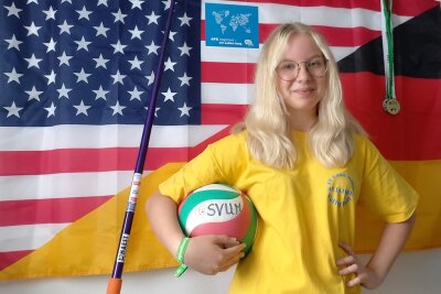 Gespannt auf Texas: Mila Müller, die bei Union Milkau Volleyball spielt und für die LG Mittweida im Speerwerfen schon Landesmeisterin in ihrer Altersklasse geworden ist, verabschiedet sich nun für ein Jahr nach Amerika. Bis nächsten Sommer ist sie als Austauschschülerin in Dallas. 