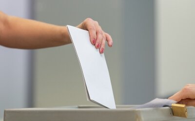 Anders als inzwischen in den meisten anderen Bundesländern bleibt 16- und 17-Jährigen in Sachsen die Teilnahme an Kommunalwahlen vorerst verwehrt.