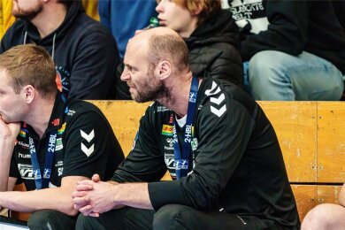 EHV-Trainer Olafur Stefansson (re.) und sein Team mussten erneut eine Niederlage einstecken.