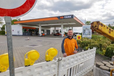 Seit Januar betreibt Jens Dröse die Tankstelle am Badberg, nun ist erst einmal einen knappen Monat lang zu. Wegen der Sperrung der Paul-Greifzu-Straße war es ohnehin ein schwieriger Start.