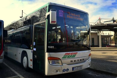 Die regionalen Busunternehmen in Sachsen, zu denen auch Regiobus in Mittelsachsen gehört, haben der Dienstleistungsgewerkschaft Verdi ein neues Tarifangebot unterbreitet. Am Donnerstagmittag war noch unklar, ob Verdi den angedrohten unbefristeten Streik nun erst einmal abbläst.