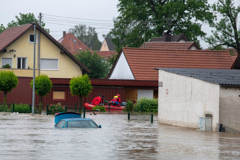 Land unter in Babenhausen. Die Hochwasserlage spitzt sich zu.