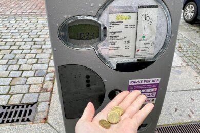 Parken nur mit Kleingeld möglich - In Mittweida soll das bald Vergangenheit sein. Denn an neuen Parkscheinautomaten, die die Stadt gekauft hat, kann man mit EC-Karte bezahlen.