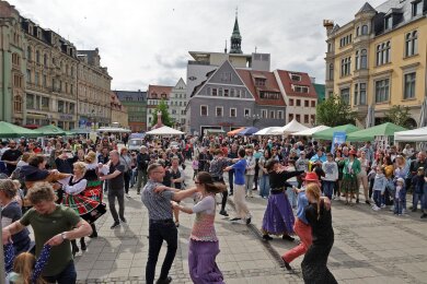 Der Deutsch-Polnische Verein hatte 2023 zum Tanz auf dem Hauptmarkt eingeladen.