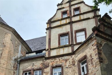Das Rittergut Ebersbach bei Bad Lausick erhält ein neues Dach.
