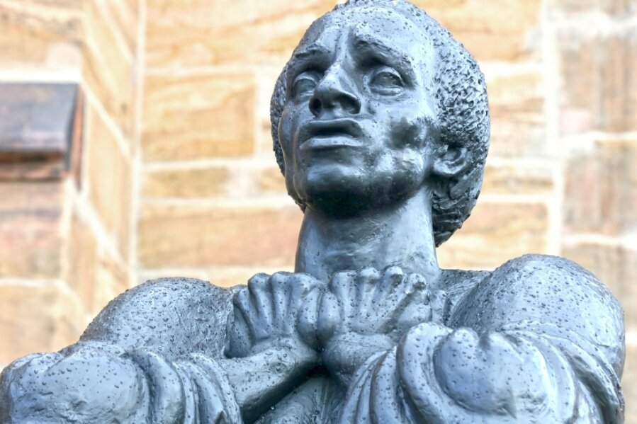 Nicht auf den Mund gefallen: An Thomas Müntzer erinnert die Bronzestatue vor der Katharinenkirche.