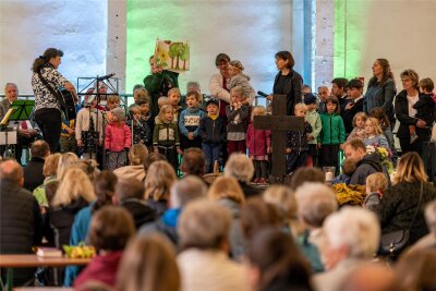 Die Mädchen und Jungen der Kita Apfelbaum gestalteten den Gottesdienst mit.