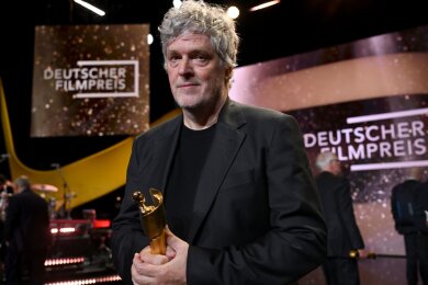 Der Film "Sterben" von Regisseur Matthias Glasner ist mit der Lola in Gold ausgezeichnet worden.