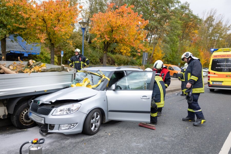 79-Jähriger bei Unfall in Auerbach schwer verletzt - 