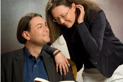 Haben sich als Autorenpaar dem Erzgebirgskrimi verschrieben: René Seidenglanz und Danielle Zinn.